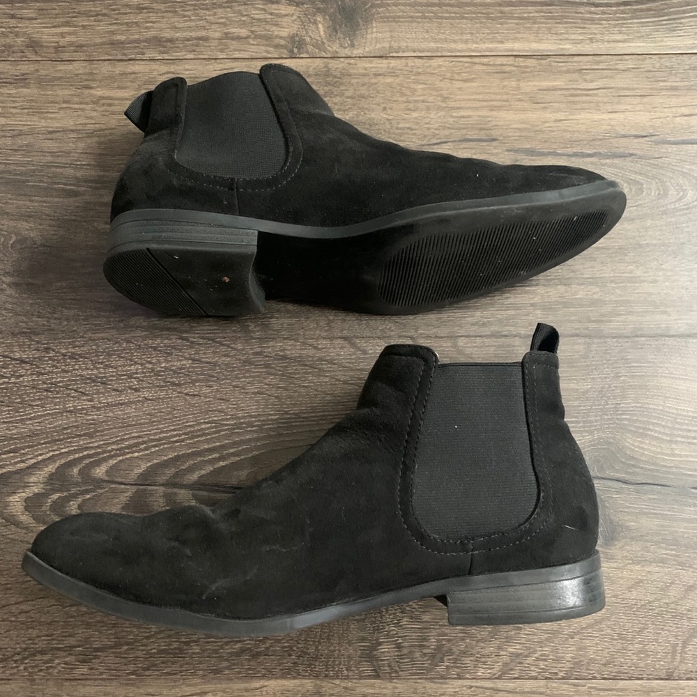 Black Chelsea Boots